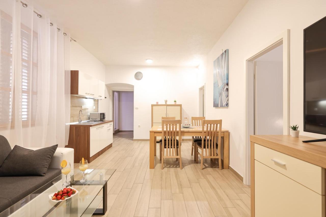 Old Town Donatello Apartment Zadar Eksteriør billede